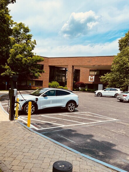 More Photos Of 1 Monarch Dr, Littleton Office For Lease