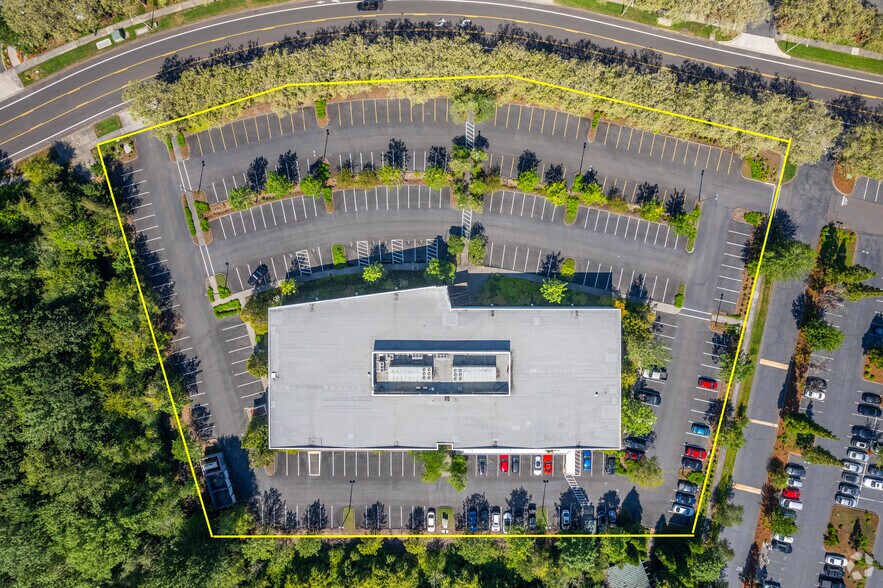 More Photos Of 3030 NE Aloclek Dr, Hillsboro Office For Sale