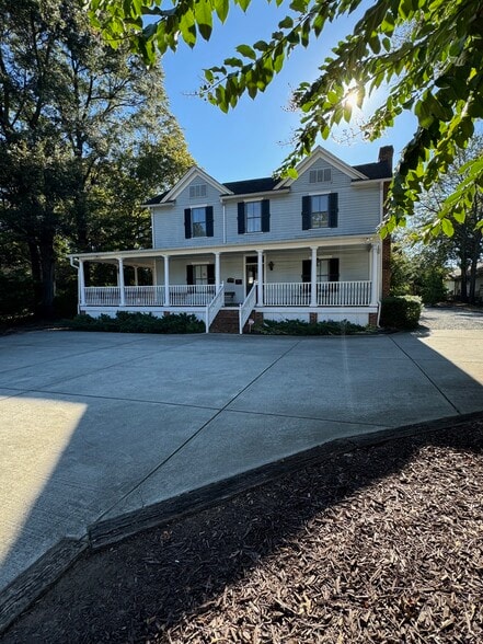 More Photos Of 16 Oak Grove St, Mount Holly Loft Creative Space For Lease