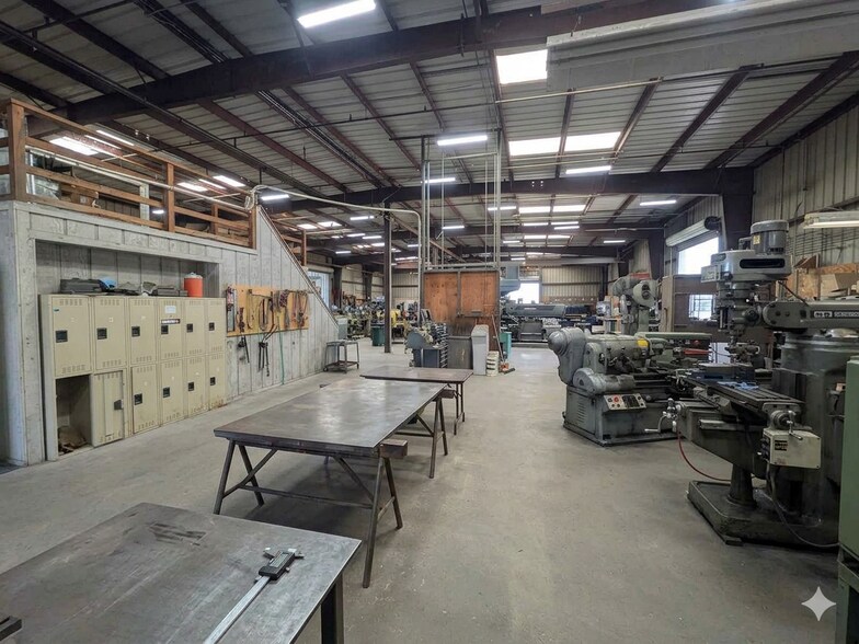 More Photos Of 207 Kearney Ext, Watsonville Service For Sale