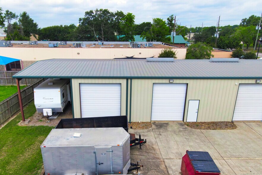 More Photos Of 5305 5th St, Katy Industrial For Sale