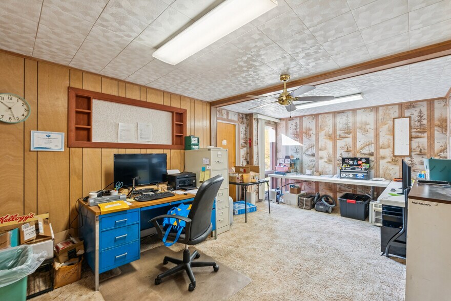 More Photos Of 1132 S Main St, Bryant Pond Hotel For Sale