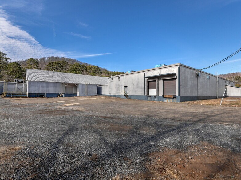 More Photos Of 111 Old Bee Tree Rd, Swannanoa Warehouse For Lease