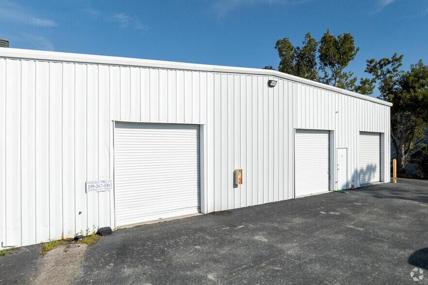 More Photos Of 5686 Youngquist Rd, Fort Myers Light Distribution For Lease