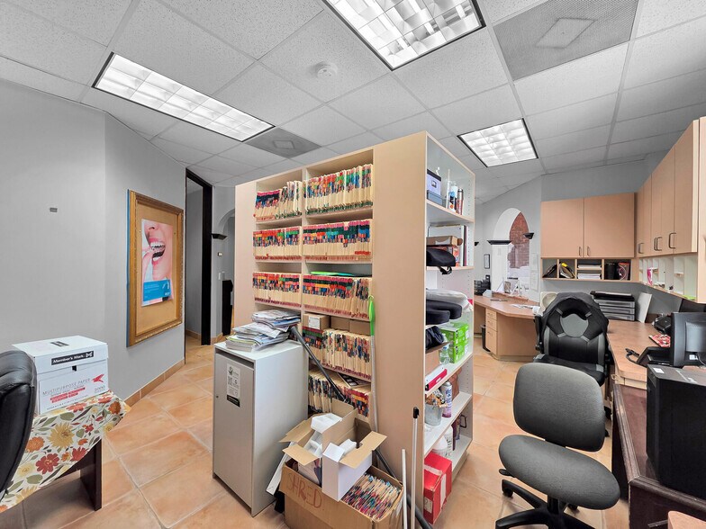 More Photos Of 6429 Fairmont Pky, Pasadena Office For Sale