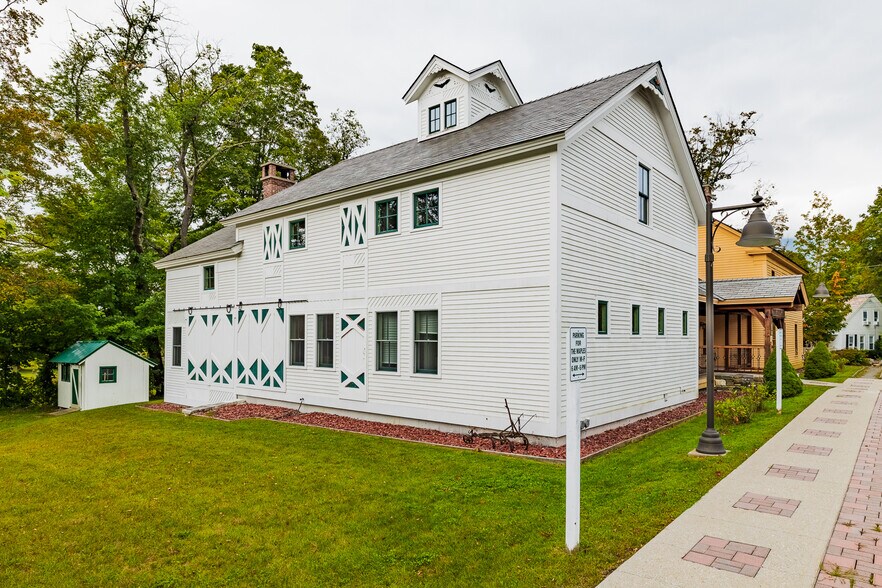 More Photos Of 114 Cemetery Ave, Manchester Center Office For Sale