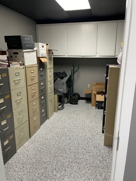 More Photos Of 803 Rickert St, Statesville Warehouse For Sale