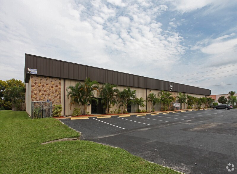 More Photos Of 1109 25th St, West Palm Beach Light Distribution For Lease