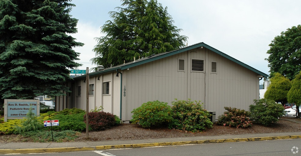 More Photos Of 1060 Chambers St, Eugene Medical For Sale