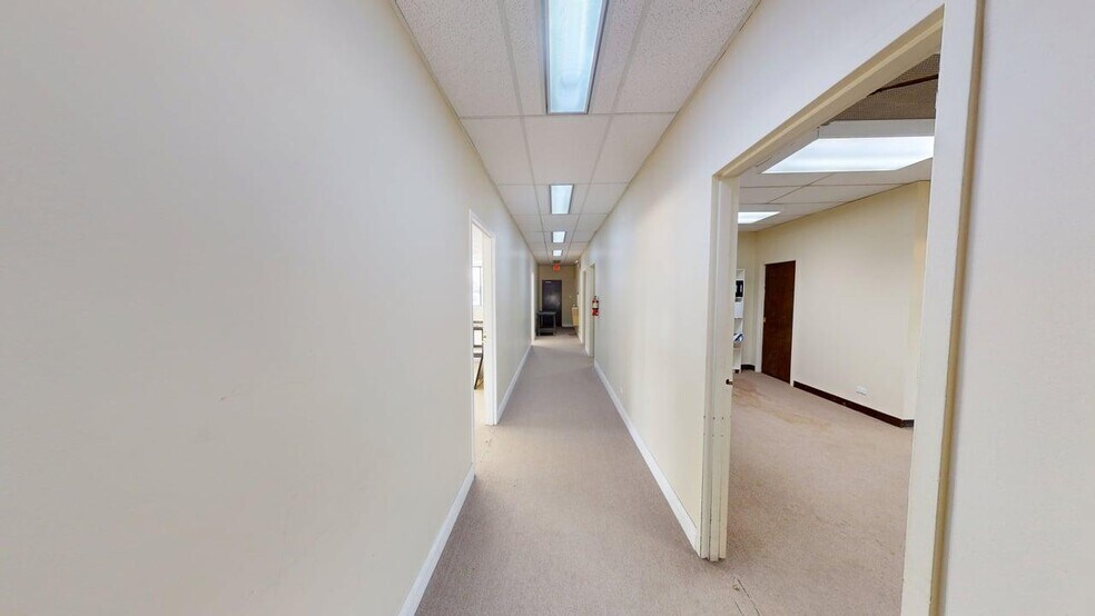 More Photos Of 1235 E Davis, Arlington Heights Office For Lease