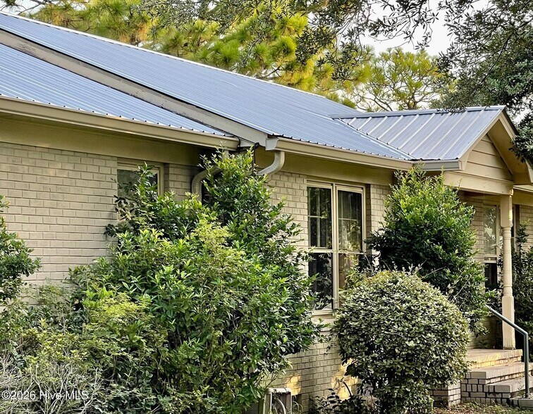 More Photos Of 1421-1425 Wellington Dr, Wilmington Apartments For Sale