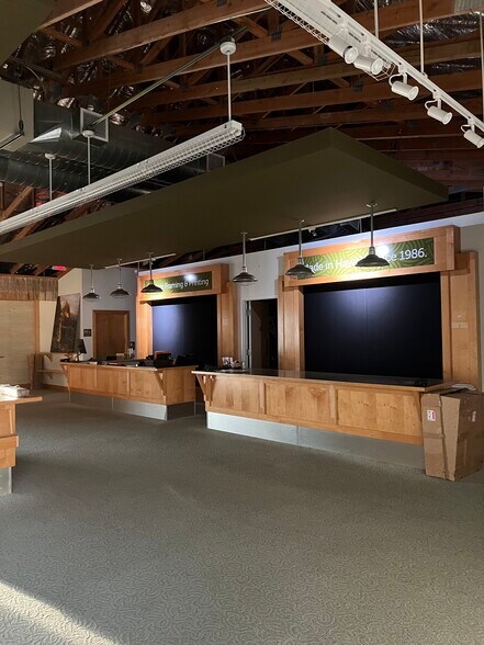 More Photos Of 75-1006 Henry St, Kailua Kona General Retail For Lease