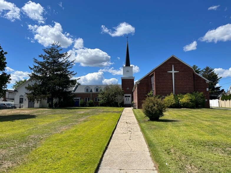 Primary Photo Of 474 Wantagh Ave, Levittown Religious Facility For Sale