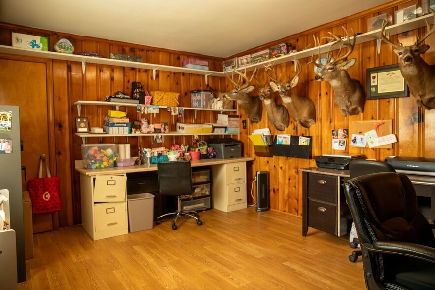 More Photos Of 719 S DuPont Blvd, Milford Flex For Sale