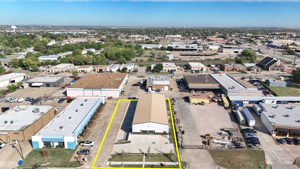 More Photos Of 3305 Century Dr, Rowlett Showroom For Sale