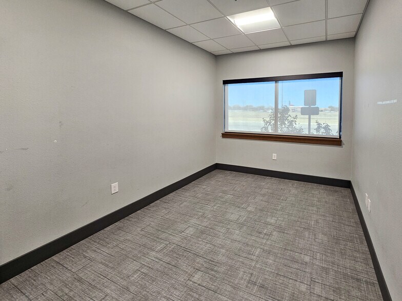 More Photos Of 6450 Central Park Blvd, Abilene Medical For Lease