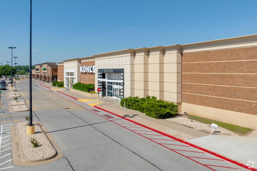 More Photos Of 9595 S Delaware Ave, Tulsa Unknown For Lease