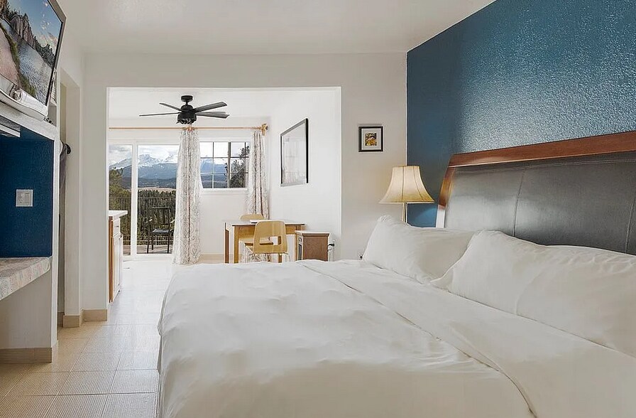 More Photos Of 236 Pinecrest Rd, Woodland Park Hospitality For Sale