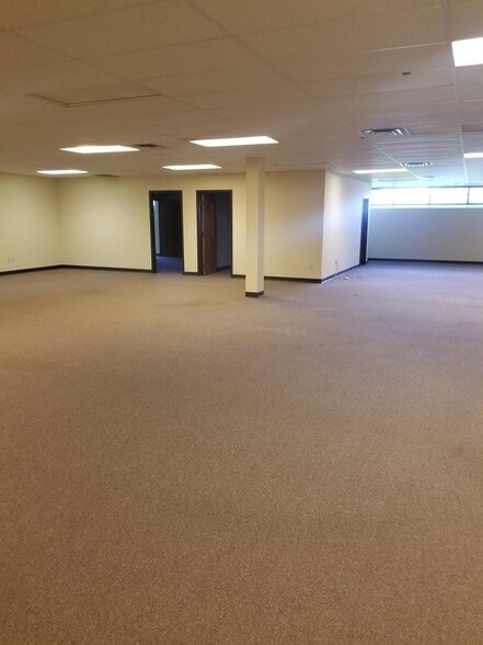 More Photos Of 2985 S Ridge Rd, Green Bay Medical For Lease