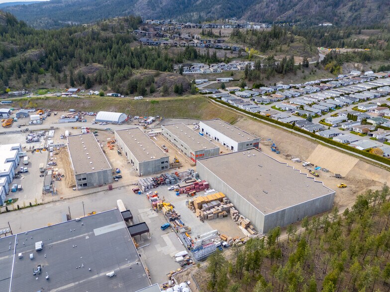 More Photos Of 2648 W Kelowna Rd, West Kelowna Showroom For Sale