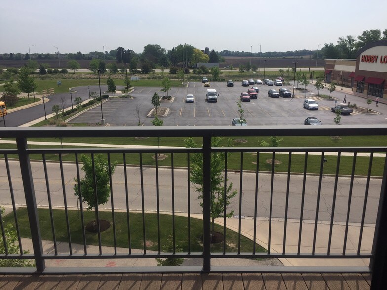 More Photos Of 2390 Esplanade Dr, Algonquin Office For Lease