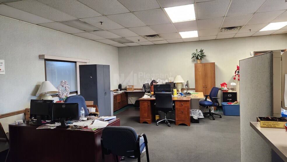 More Photos Of 850 Moe Dr, Akron Manufacturing For Sale