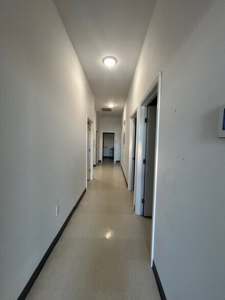 More Photos Of 801-809 W Central Ave, Carlisle Storefront For Lease