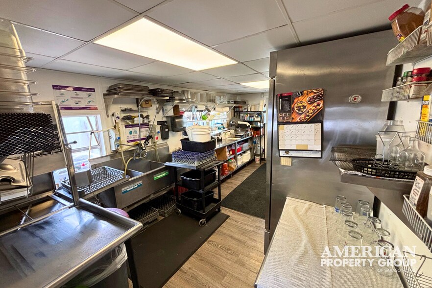 More Photos Of 470 W Dearborn St, Englewood Restaurant For Sale