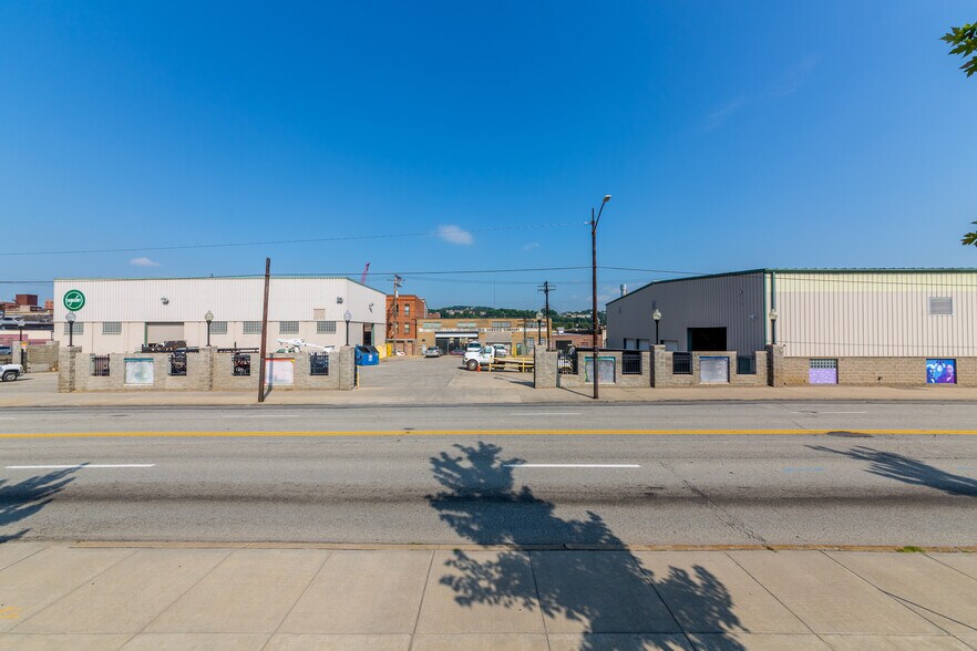 Primary Photo Of 2767 Liberty Ave, Pittsburgh Manufacturing For Lease