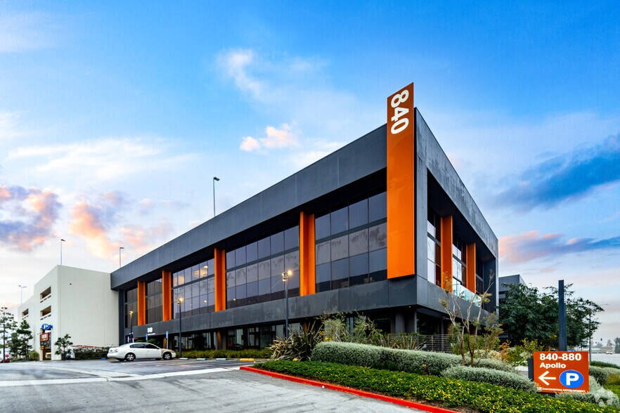 More Photos Of 880 Apollo St, El Segundo Office For Lease