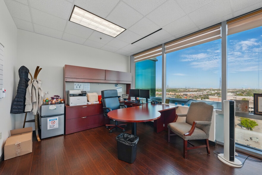 More Photos Of 9999 Bellaire Blvd, Houston Medical For Lease