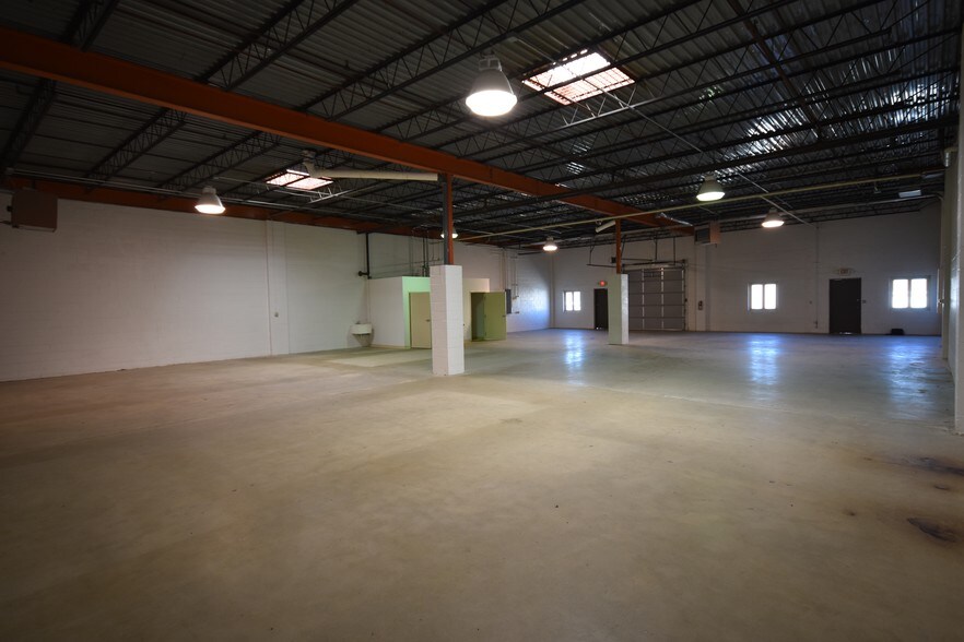 More Photos Of 2801 Merrilee Dr, Fairfax Warehouse For Lease