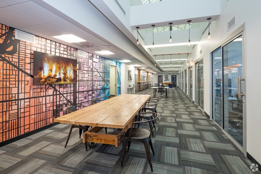 More Photos Of 73 W Monroe St, Chicago Coworking Space