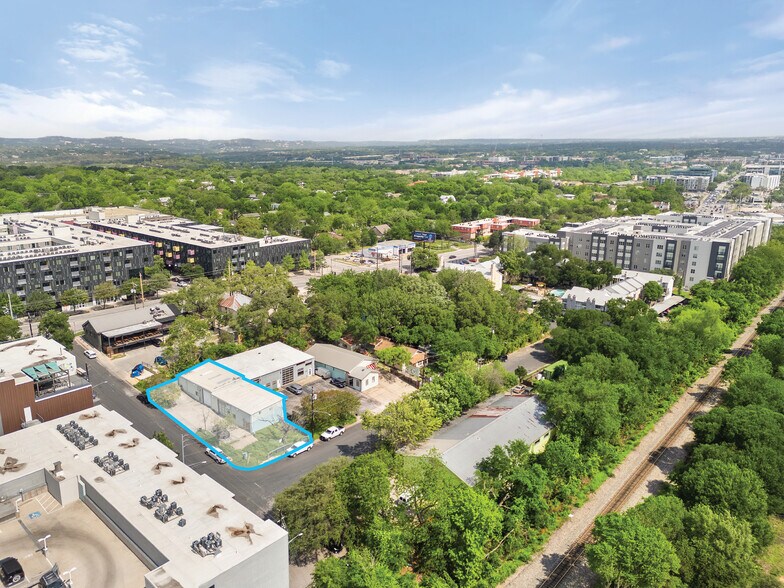 More Photos Of 1200 Gibson Street, Austin Bar For Sale