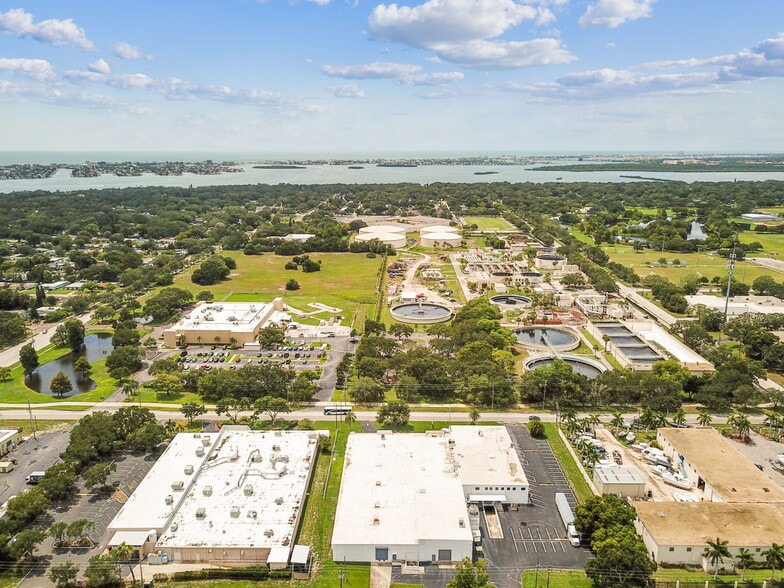 More Photos Of 2401 72nd St N, Saint Petersburg Manufacturing For Sale