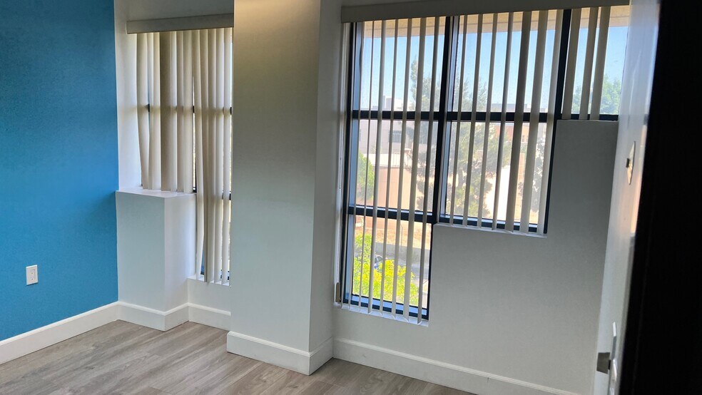 More Photos Of 44215 15th St W, Lancaster Medical For Lease