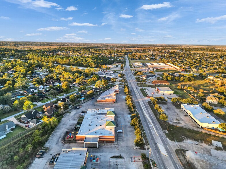 More Photos Of 630-650 FM 517 Rd W, Dickinson Storefront Retail Office For Lease