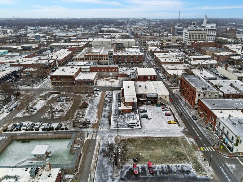 More Photos Of 408 W Walnut St, Springfield Storefront Retail Residential For Lease
