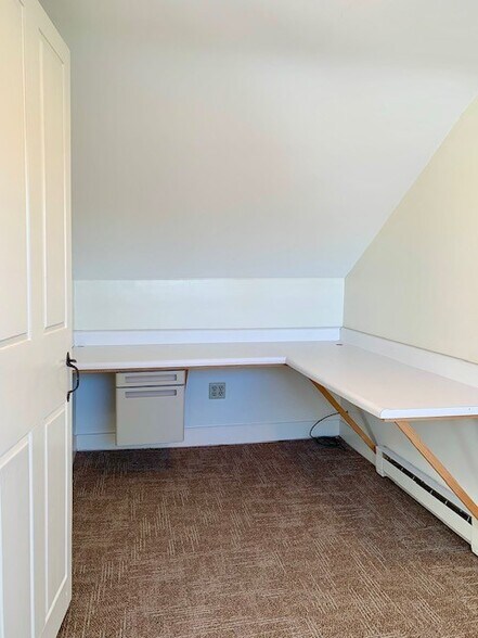 More Photos Of 162 Main St, Yarmouth Office For Lease