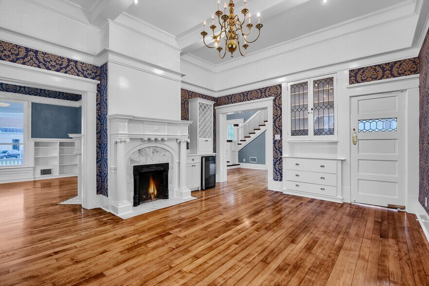 More Photos Of 511 S Travis St, Sherman Office For Sale