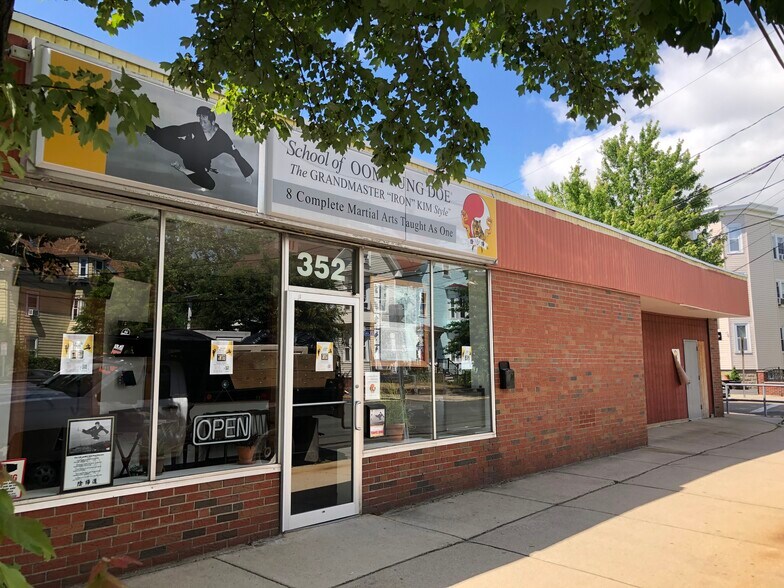 More Photos Of 352 Washington St, Somerville Light Manufacturing For Sale