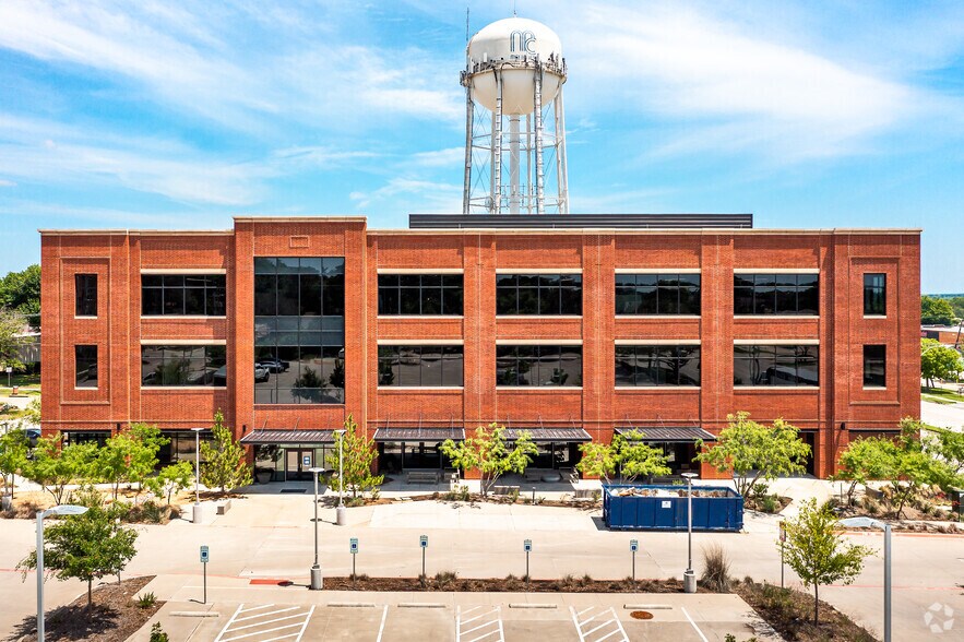 More Photos Of 300 E Davis St, McKinney Coworking Space