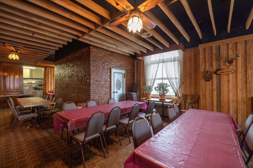 More Photos Of 100 S Washington St, Lake City Restaurant For Sale