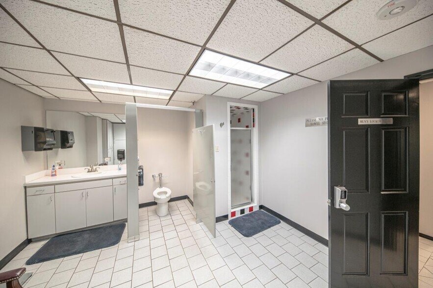 More Photos Of 125 W Missouri Ave, Midland Office For Lease