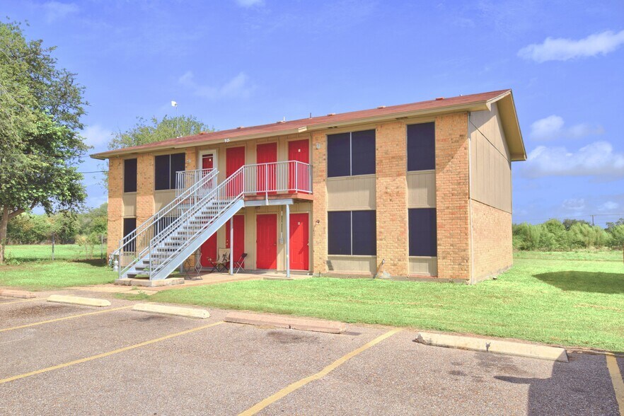 More Photos Of 303-511 E Reagan Rd, Beeville Multifamily For Sale