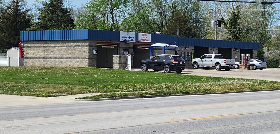 Primary Photo Of 923 N Morley St, Moberly Carwash For Sale