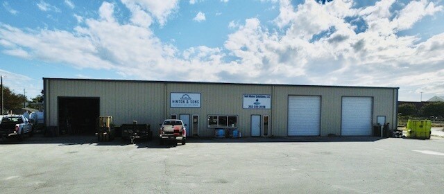 More Photos Of 4911 Bridges St, Morehead City Flex For Lease