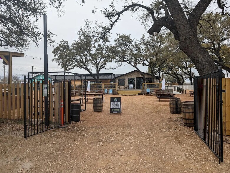 More Photos Of 10630 Menchaca Rd, Austin General Retail For Lease