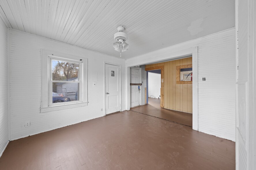 More Photos Of 112 N Mineral Springs Rd, Durham Storefront Retail Office For Lease