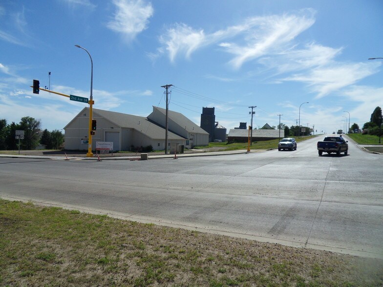 More Photos Of 201 S Main St, Watford City General Retail For Sale